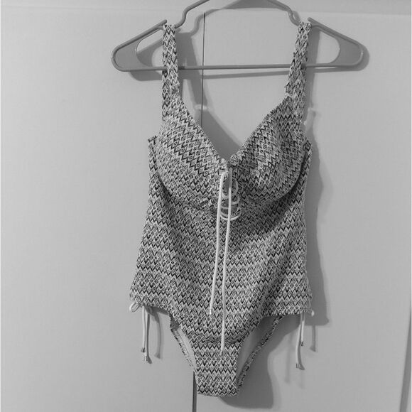 High Dive by ModCloth Swimsuit - Picture 1 of 6